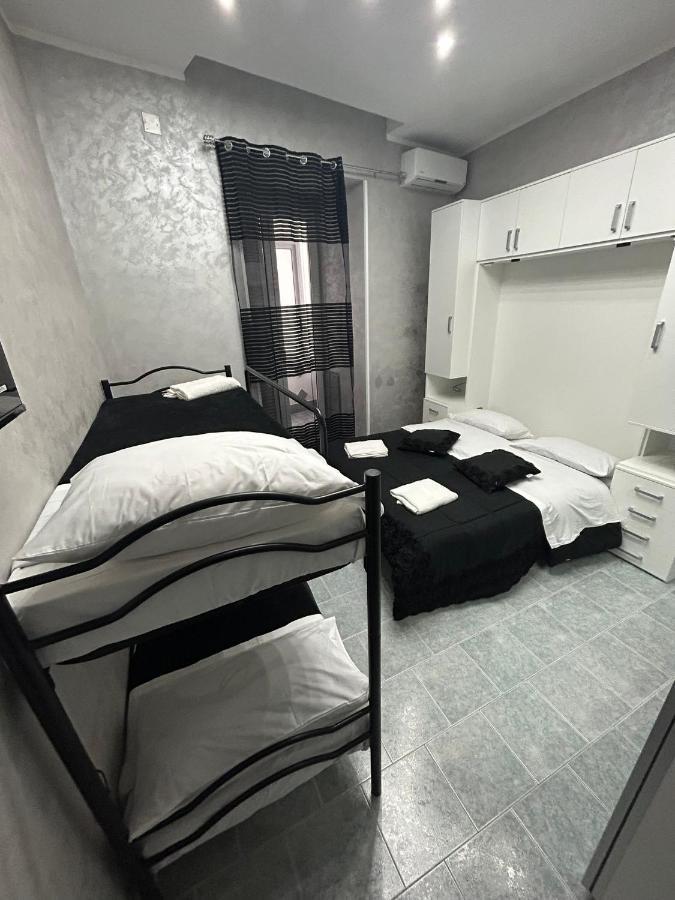 Da Concettina House Apartment Napoli Bagian luar foto